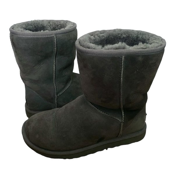 UGG Women’s Classic Short II - Bestseller!! - Picture 6 of 9